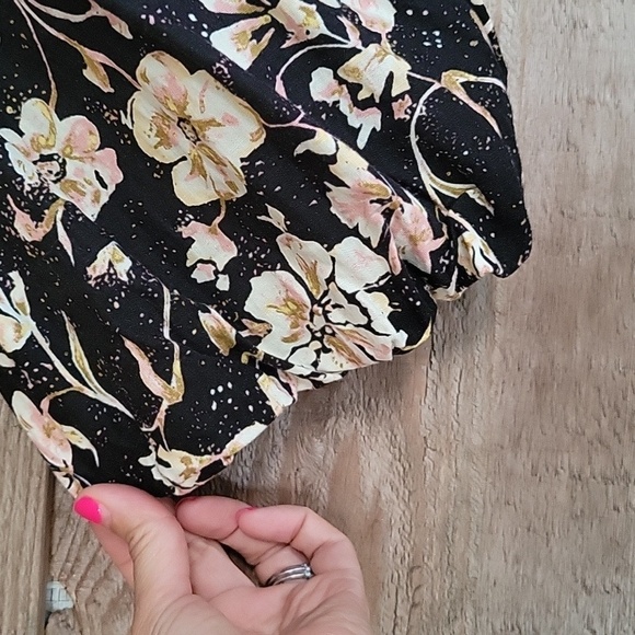 Free People We The Free Highlander Top in Black Floral Size Small - Picture 5 of 7